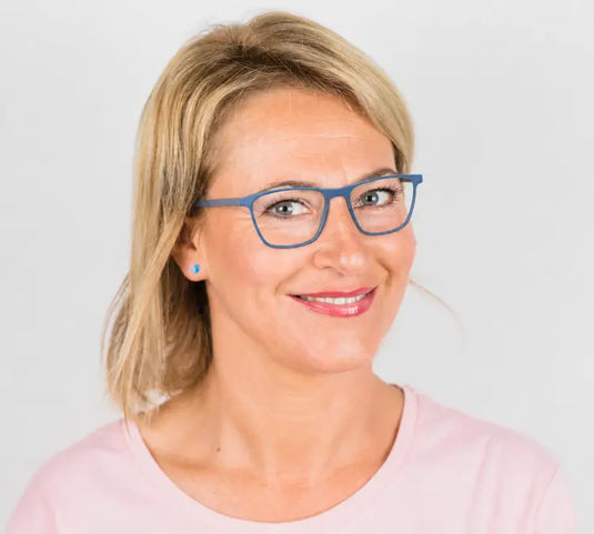 Model wearing April glasses – virtual try-on