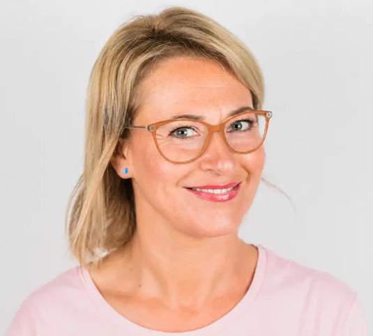 Model wearing Esme glasses – virtual try-on