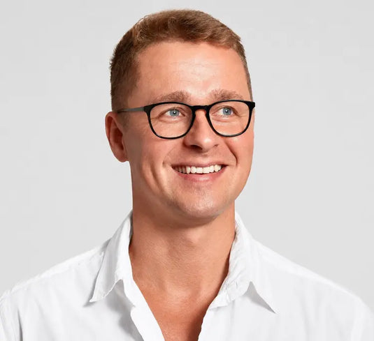 Grant glasses virtual try-on on male model