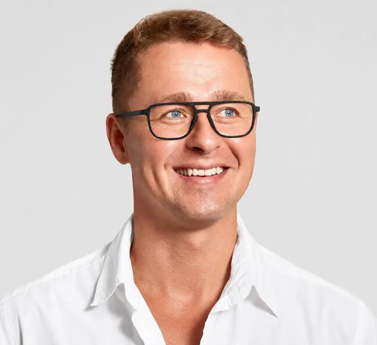 Valen glasses virtual try-on on male model