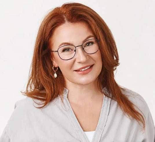 Model wearing Bangor glasses – virtual try-on