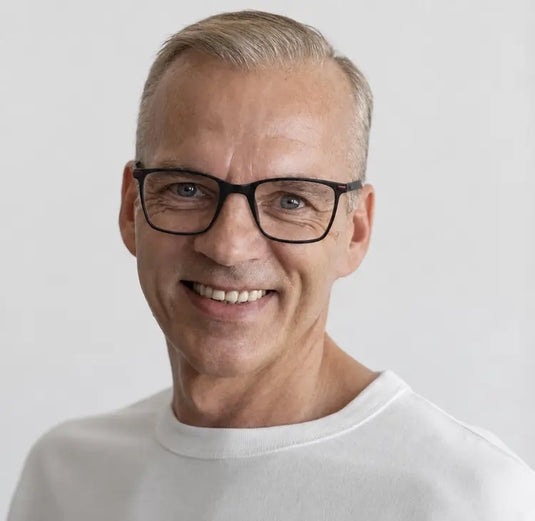 Model wearing Bexley glasses – virtual try-on