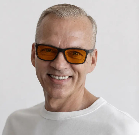 Model wearing Brooks Brown glasses – virtual try-on