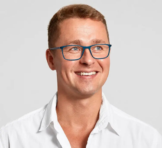 Model wearing Byron glasses – virtual try-on