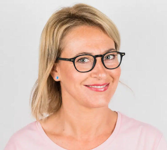 Grace glasses virtual try-on on female model