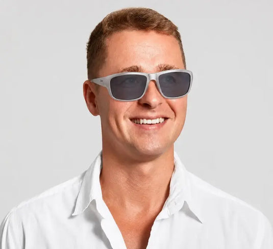 Warner White virtual try-on